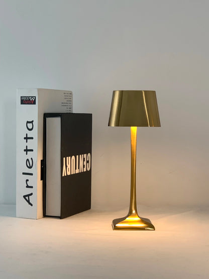 PowerGlow - kwadratowa lampa stołowa USB