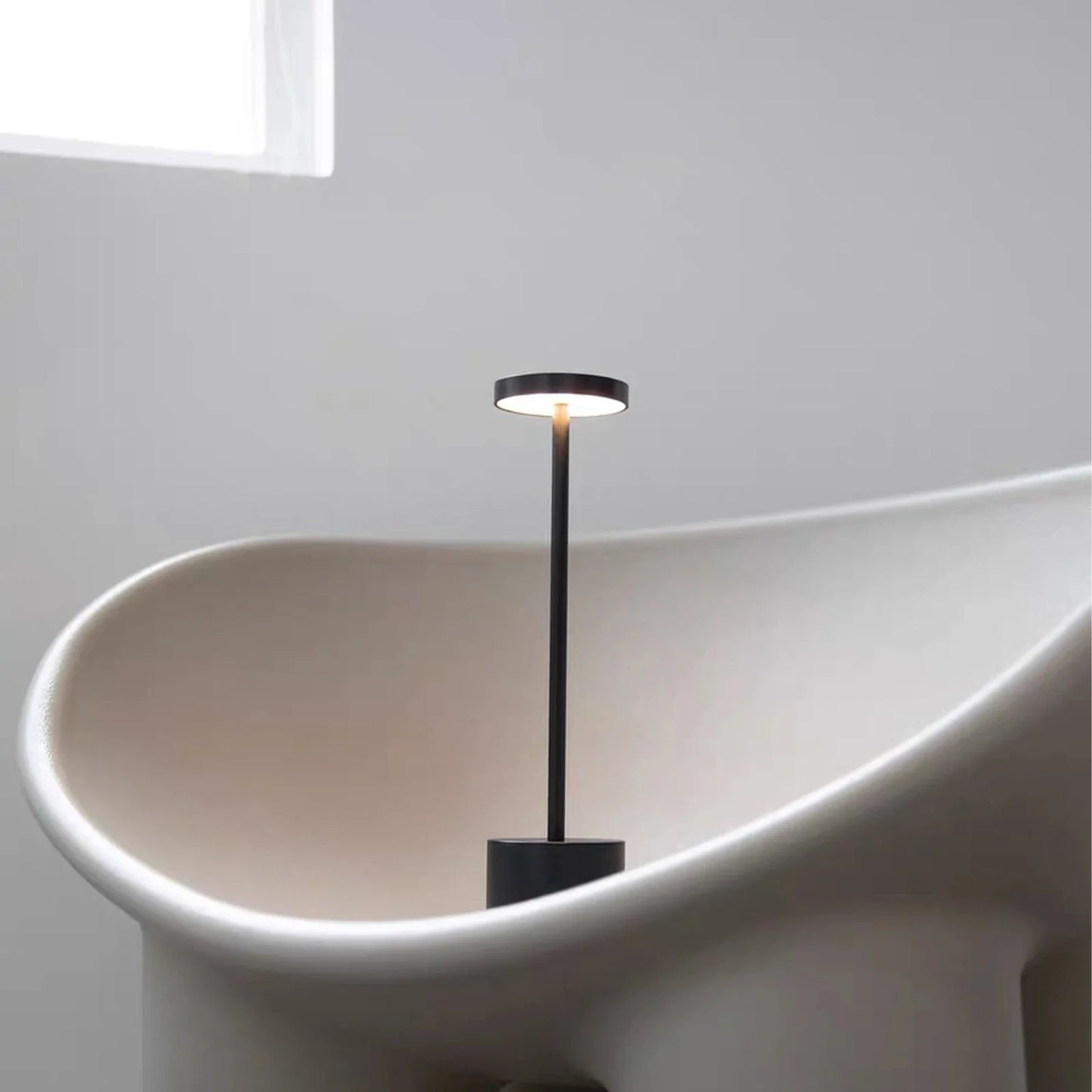 TouchGleam - Lampa stołowa LED z czujnikiem dotykowym
