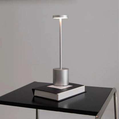 TouchGleam - Lampa stołowa LED z czujnikiem dotykowym