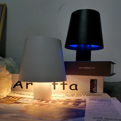 VinoFlex - kreatywna lampa biurkowa w butelce wina