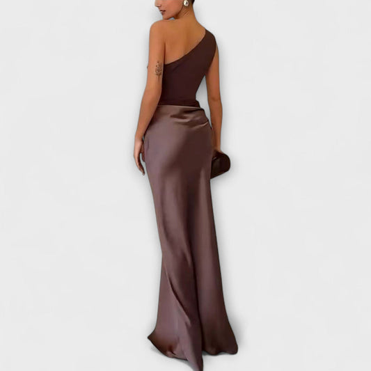 LB | Plisowana sukienka maxi z eleganckim wzorem z odkrytymi ramionami