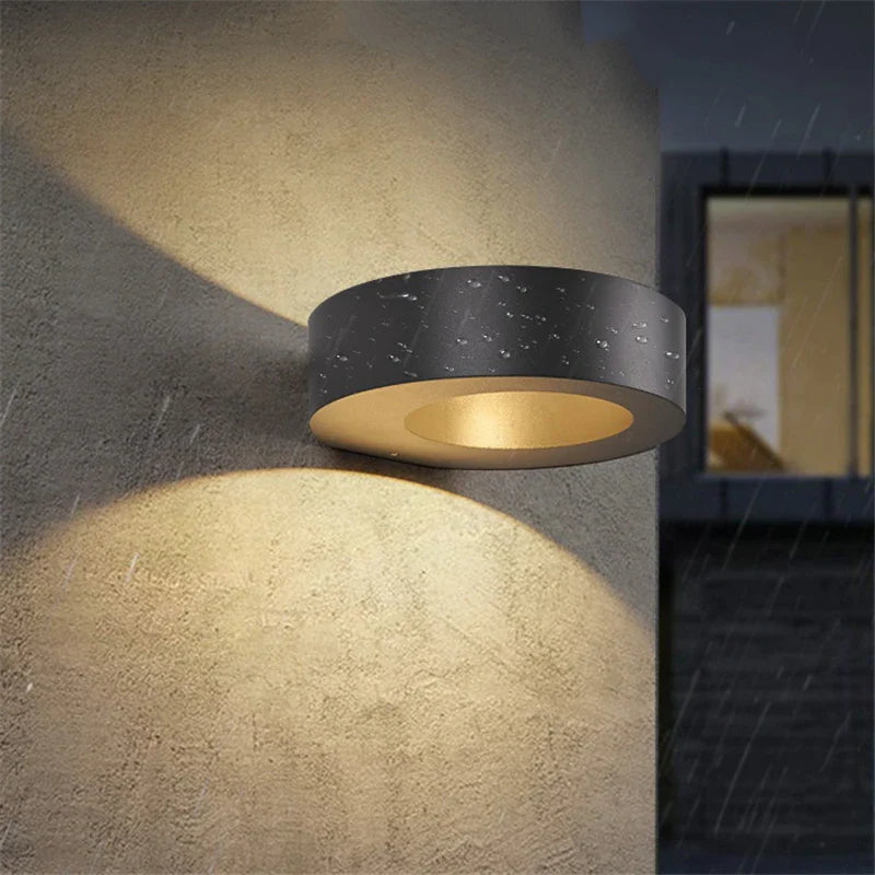 HydroGleam - Wodoodporna lampa ścienna do zastosowań zewnętrznych