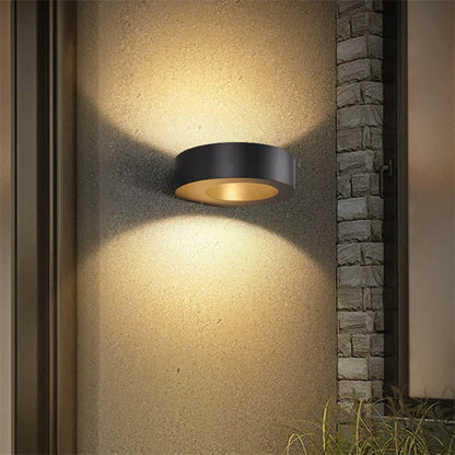 HydroGleam - Wodoodporna lampa ścienna do zastosowań zewnętrznych
