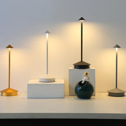 LumiTap - lampa stołowa z czujnikiem dotykowym