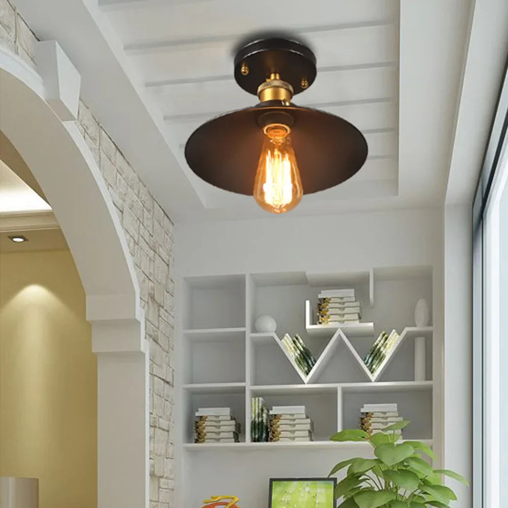 Ponadczasowa lampa sufitowa w stylu vintage