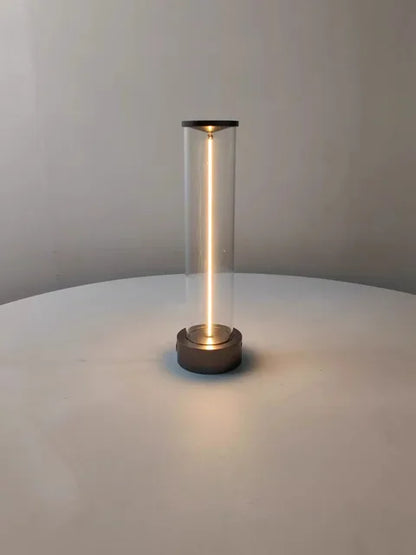 BasicShine - minimalistyczna lampa stołowa