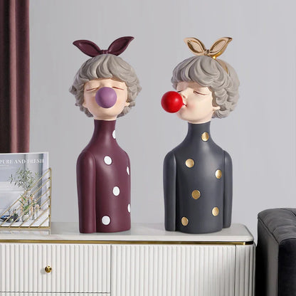 Gum Diva Sculpture - Rzeźba dziewczyny z gumy do żucia