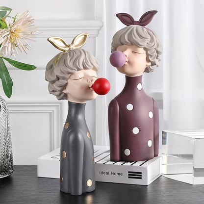 Gum Diva Sculpture - Rzeźba dziewczyny z gumy do żucia