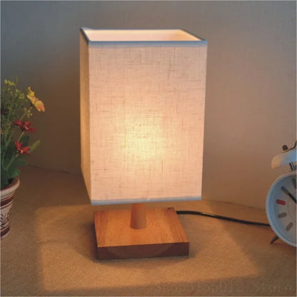 WoodBeam - nowoczesna drewniana lampa stołowa