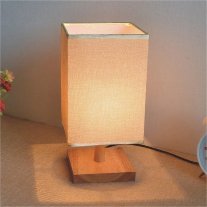 WoodBeam - nowoczesna drewniana lampa stołowa