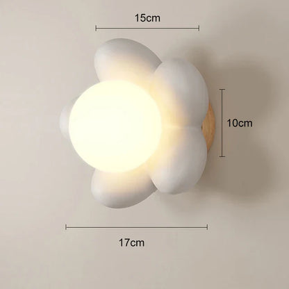 FloralGlimmer - Lampa ścienna z kremowym kwiatem