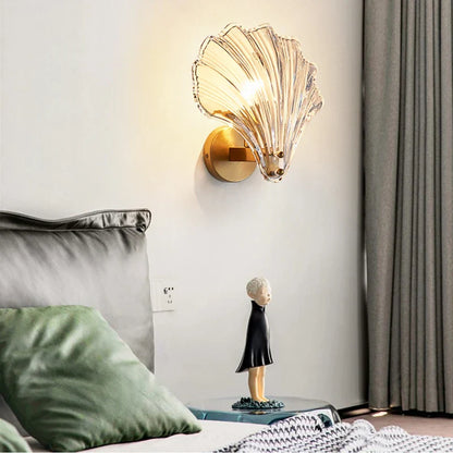 CoralGlimmer - Szklana lampa ścienna w kształcie muszli
