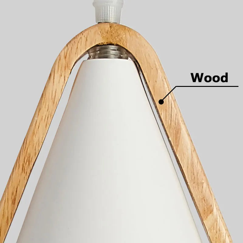 LuxeLuminaire - Nowoczesna lampa wisząca wykonana z żelaza i drewna