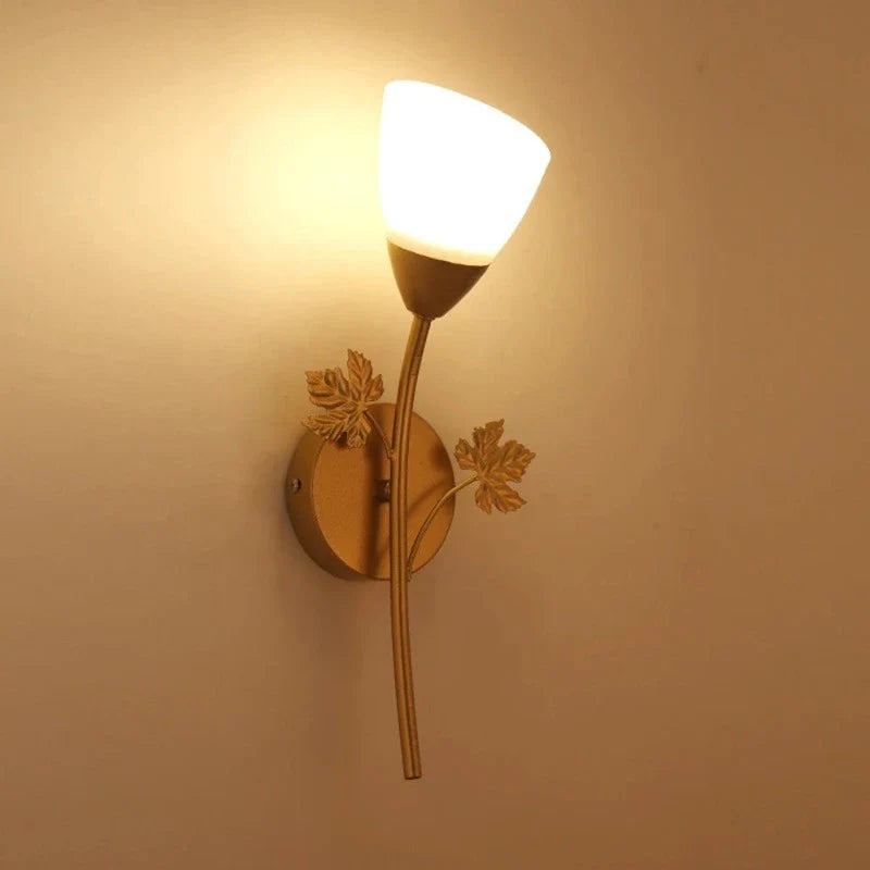 UrbanGlimmer - Żelazna lampa ścienna do korytarza