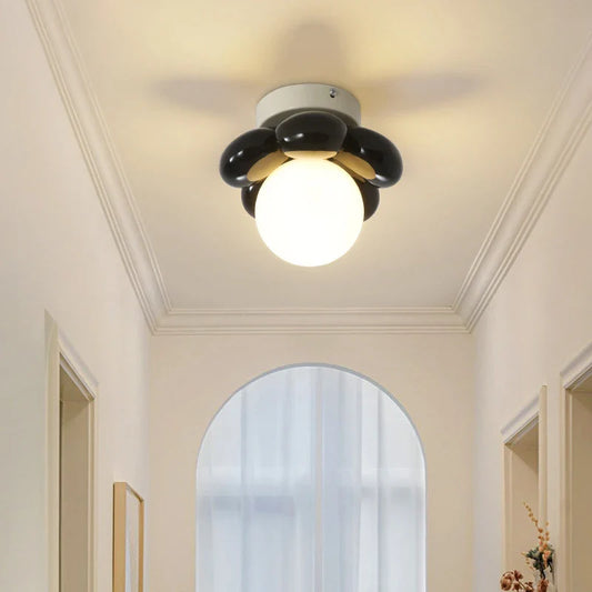 FloraAura - lampa sufitowa z nordyckimi kwiatami
