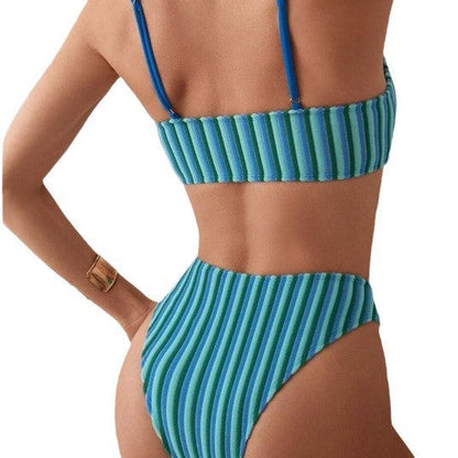 Płynny i fantastyczny Bikini