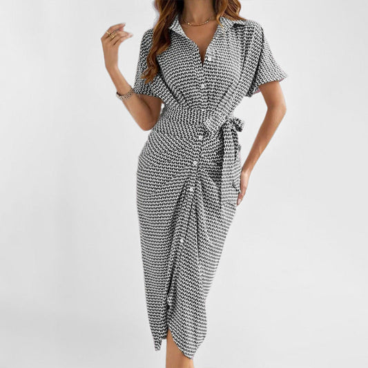 LB | Damska sukienka midi - Slim fit - Dekolt w szpic - Krótkie rękawy - Zapięcie na guziki - Talia
