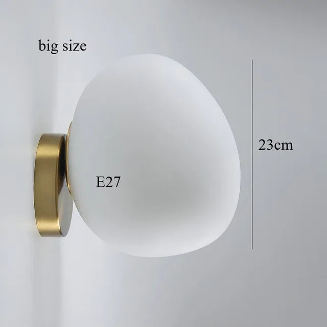 ShellWhite - Lampa ścienna wykonana z białego szkła jajecznego