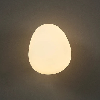 ShellWhite - Lampa ścienna wykonana z białego szkła jajecznego