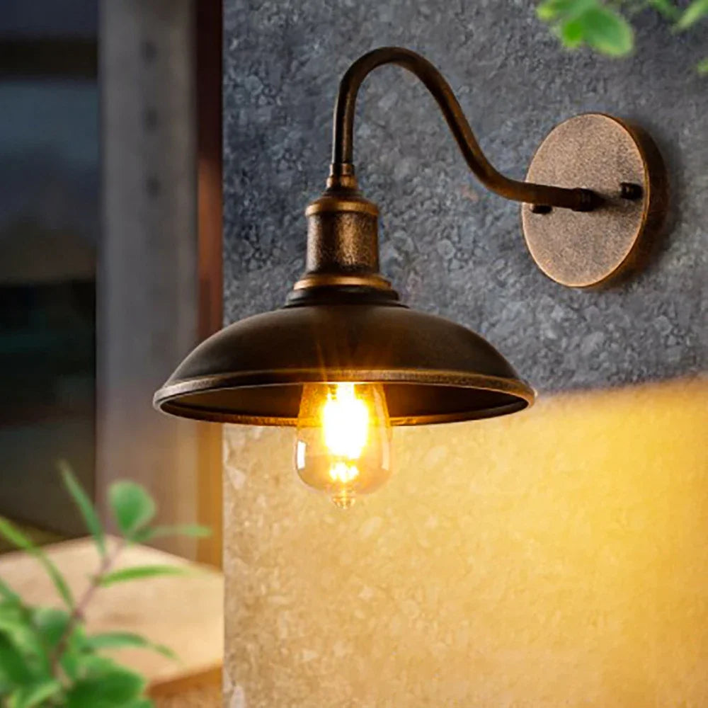 RainRetro - Wodoodporna lampa ścienna w stylu retro
