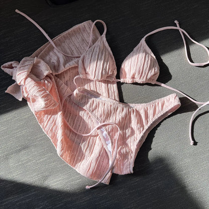 Wypolerowany i figlarny Bikini