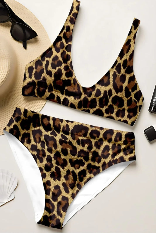 Wypolerowany i figlarny Bikini