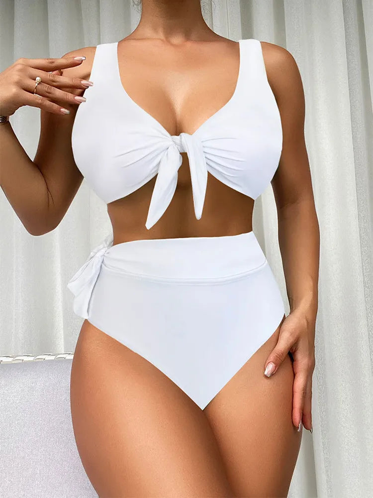 Wypolerowany i figlarny Bikini
