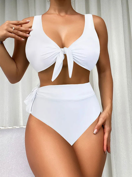 Wypolerowany i figlarny Bikini