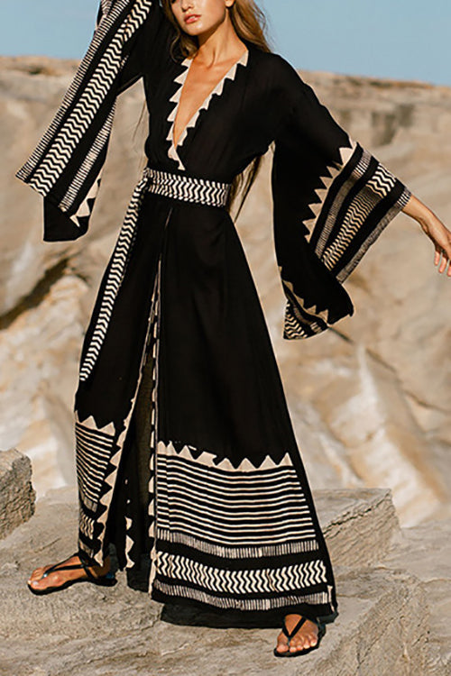 LB | Geometry V-neck batwing maxi dress
