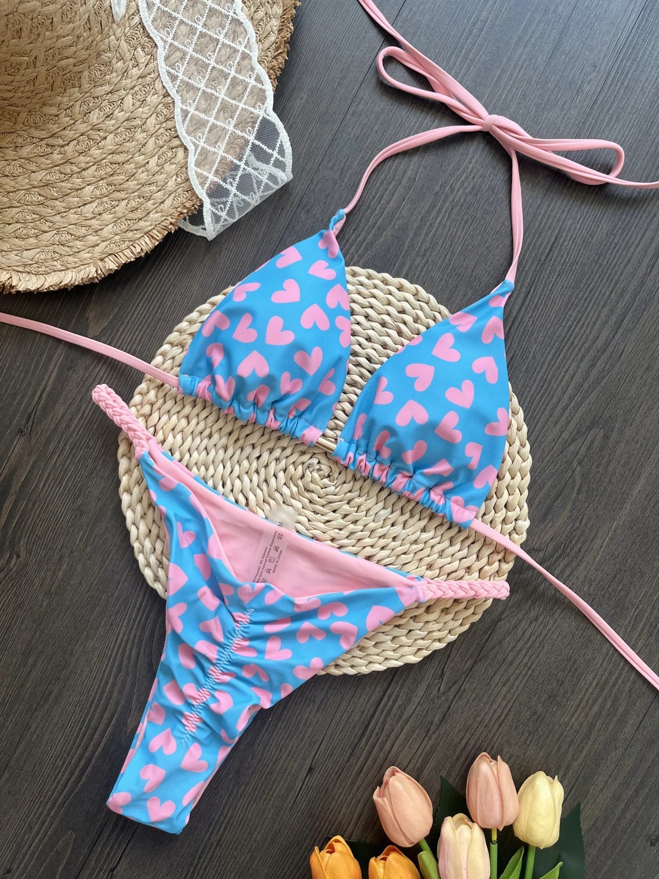 Płynny i fantastyczny Bikini