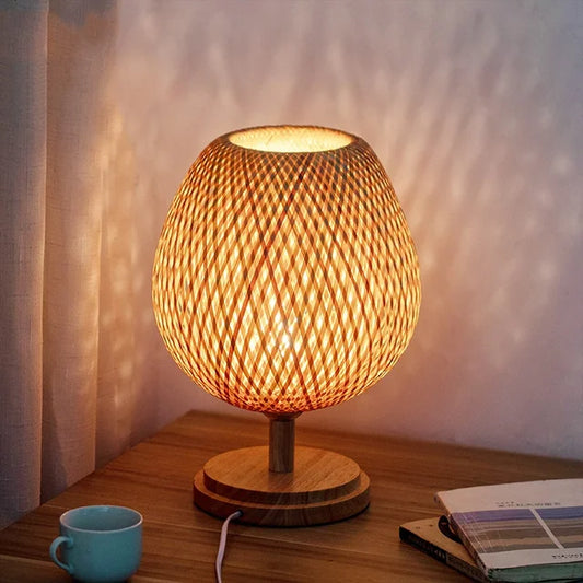 AntiqueBamboo - Bambusowa lampa stołowa w stylu vintage