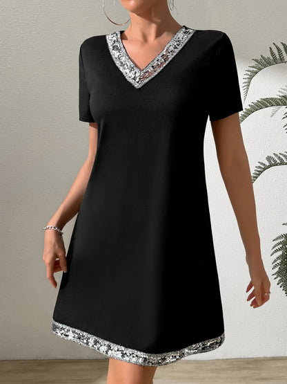 LB | Cekinowa sukienka mini z krótkim rękawem V-neck