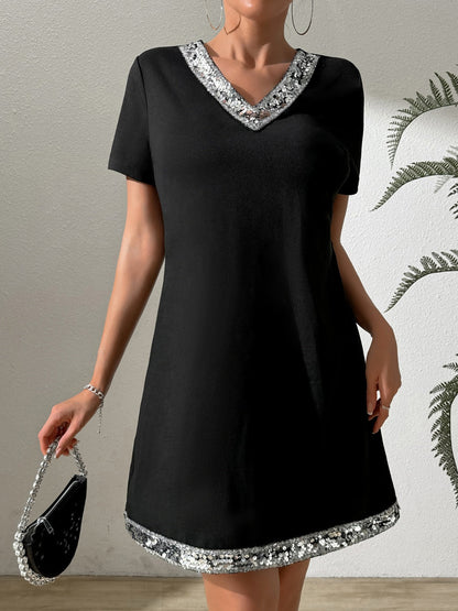 LB | Cekinowa sukienka mini z krótkim rękawem V-neck