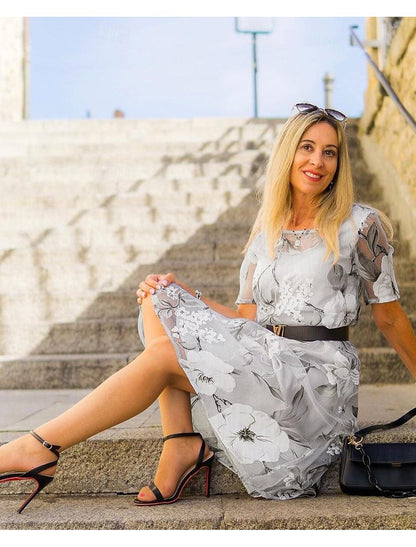 LB | Plisowana sukienka midi z kwiatowym nadrukiem dla eleganckiego i wygodnego stylu