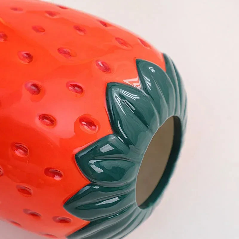 BerryBliss - Ceramiczny wazon na truskawki