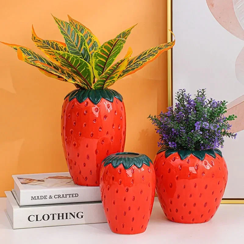 BerryBliss - Ceramiczny wazon na truskawki