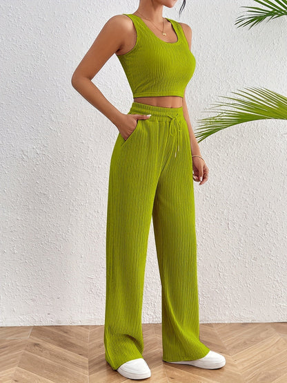 LB | Stylowy i swobodny letni strój: kombinezon i crop top dla kobiet