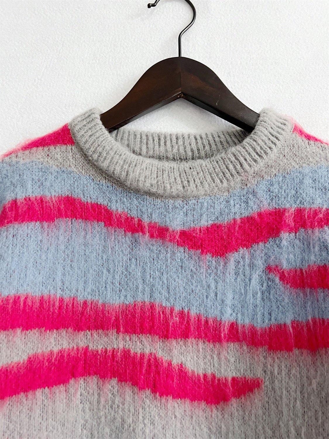 LB | Ponadczasowy i stylowy sweter