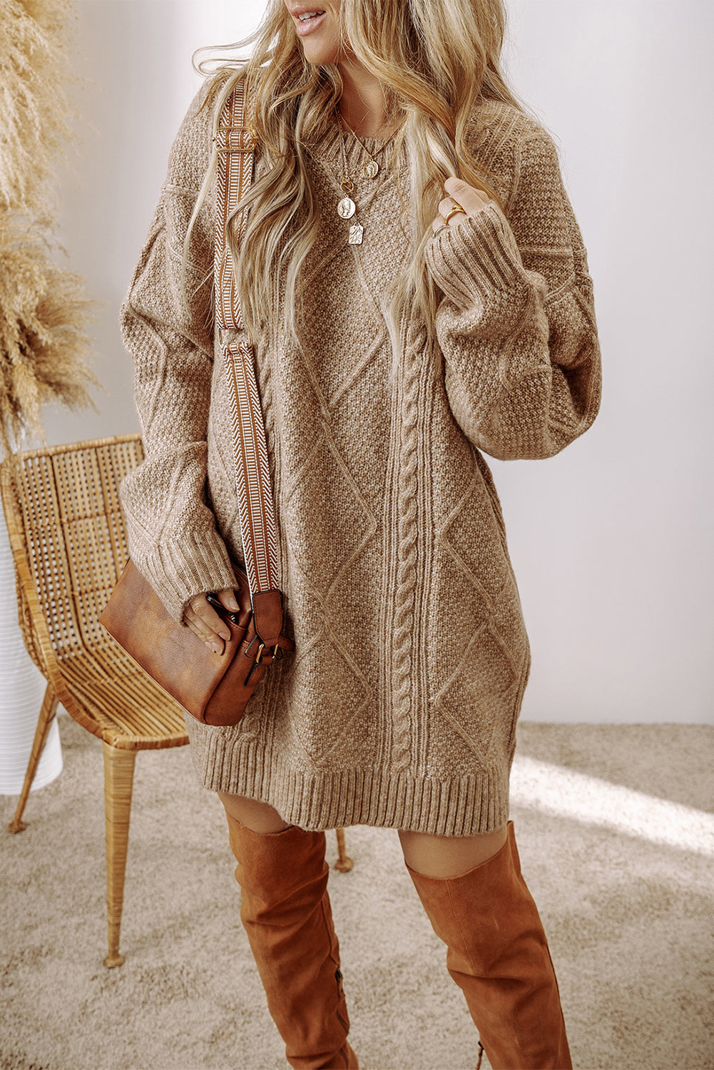 AS | Nieskomplikowany i elegancki sweter zimowy
