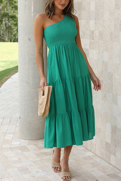 LB | Simply Charmed Smocked One-Shoulder Staggered Midi Dress z kieszeniami