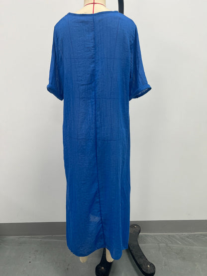 LB | Full Size V-Neck Sukienka midi z krótkim rękawem Plus Size