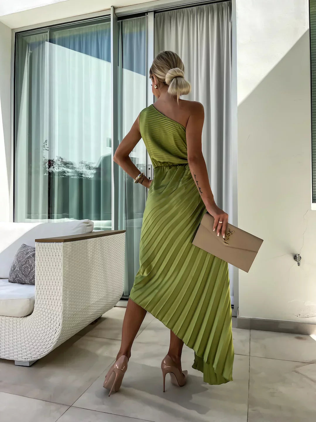 LB | Elegancka sukienka midi z asymetrycznym wzorem i jednym ramiączkiem