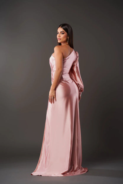 LB | Elegancka sukienka z finezją