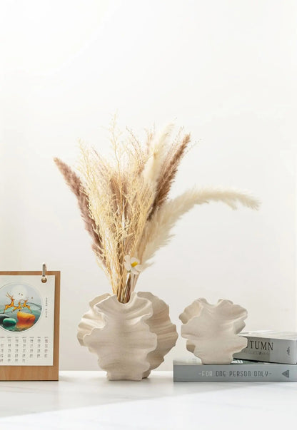 CreaseCraft - Ceramiczny wazon z zagięciami