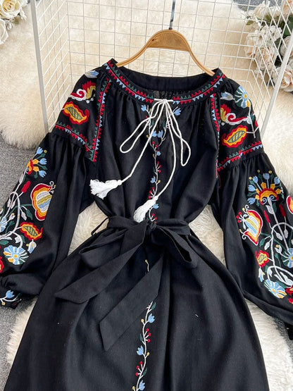 AS | Haftowana sukienka vintage