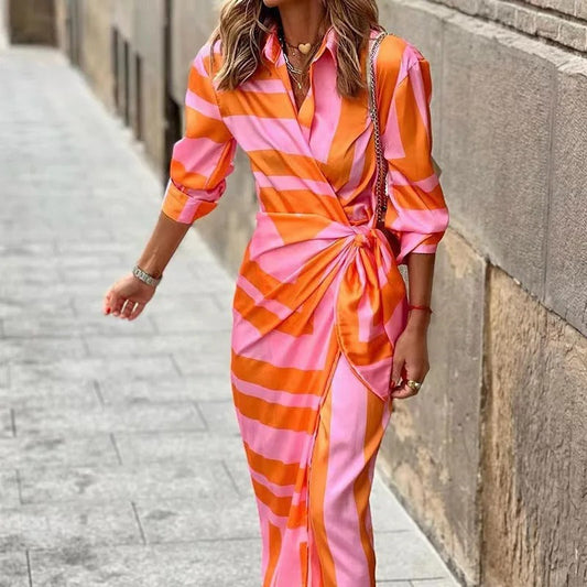 LB | Fashion Sukienka midi w paski z dekoltem w serek i sznurowaniem